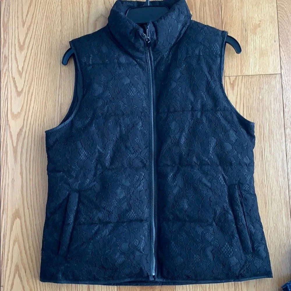 Banana Republic black puffer vest with lace overlay size small